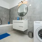 Luxy Hollo Gozsdu Court Budapest