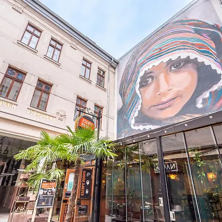 Luxy Hollo Gozsdu Court Appartamento Budapest