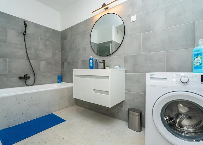 Luxy Hollo Gozsdu Court ブダペスト