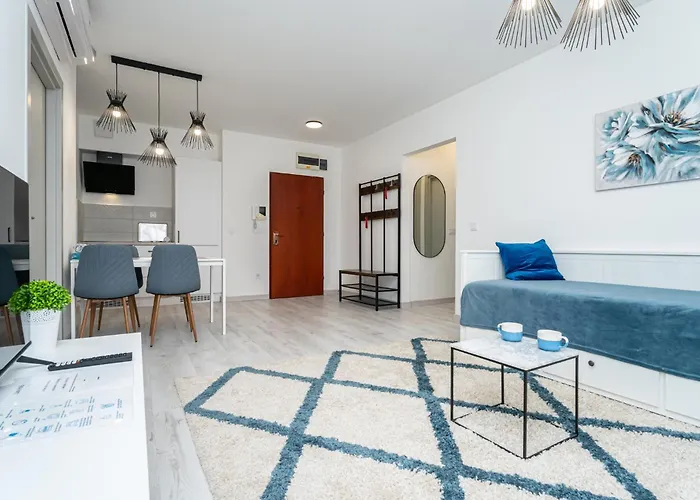 Luxy Hollo Gozsdu Court アパート *