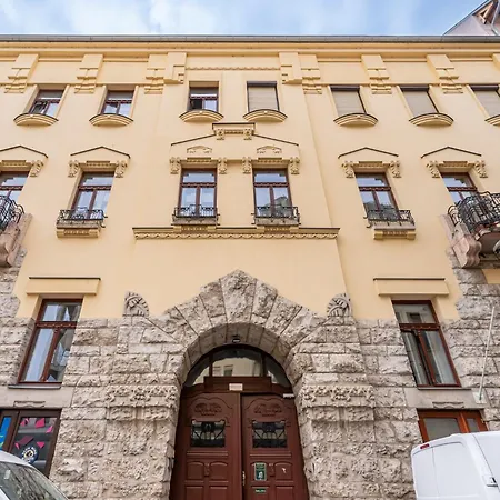 Luxy Hollo Gozsdu Court Apartament Budapeszt